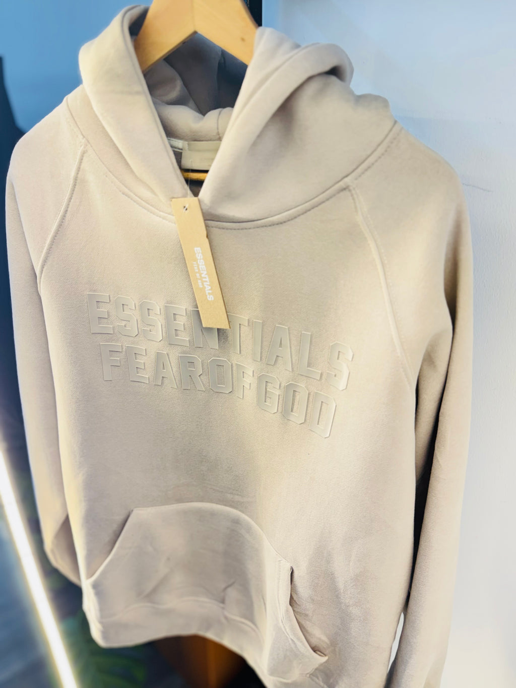 ESSENTIALS FEAR OF GOD HOODIE “LIGHT GREY”