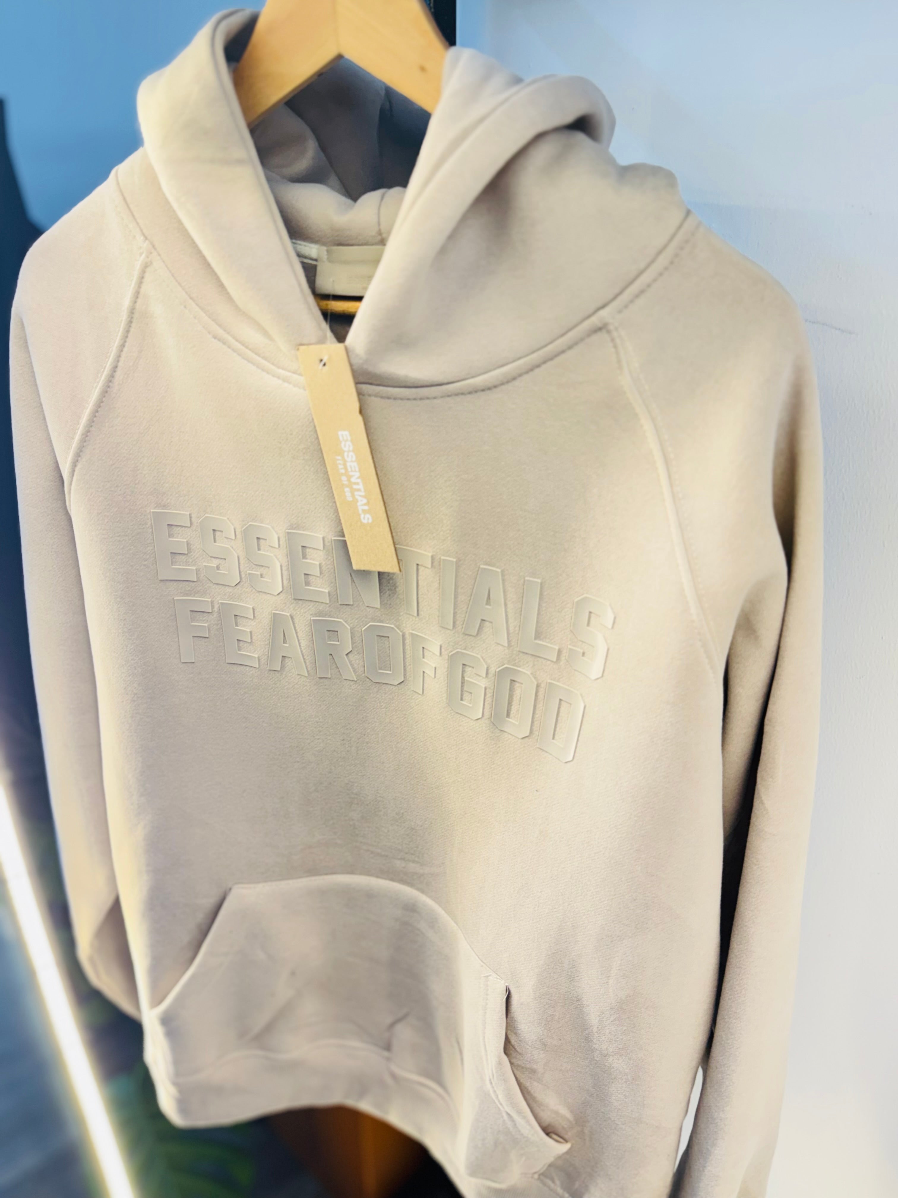 ESSENTIALS FEAR OF GOD HOODIE “LIGHT GREY”