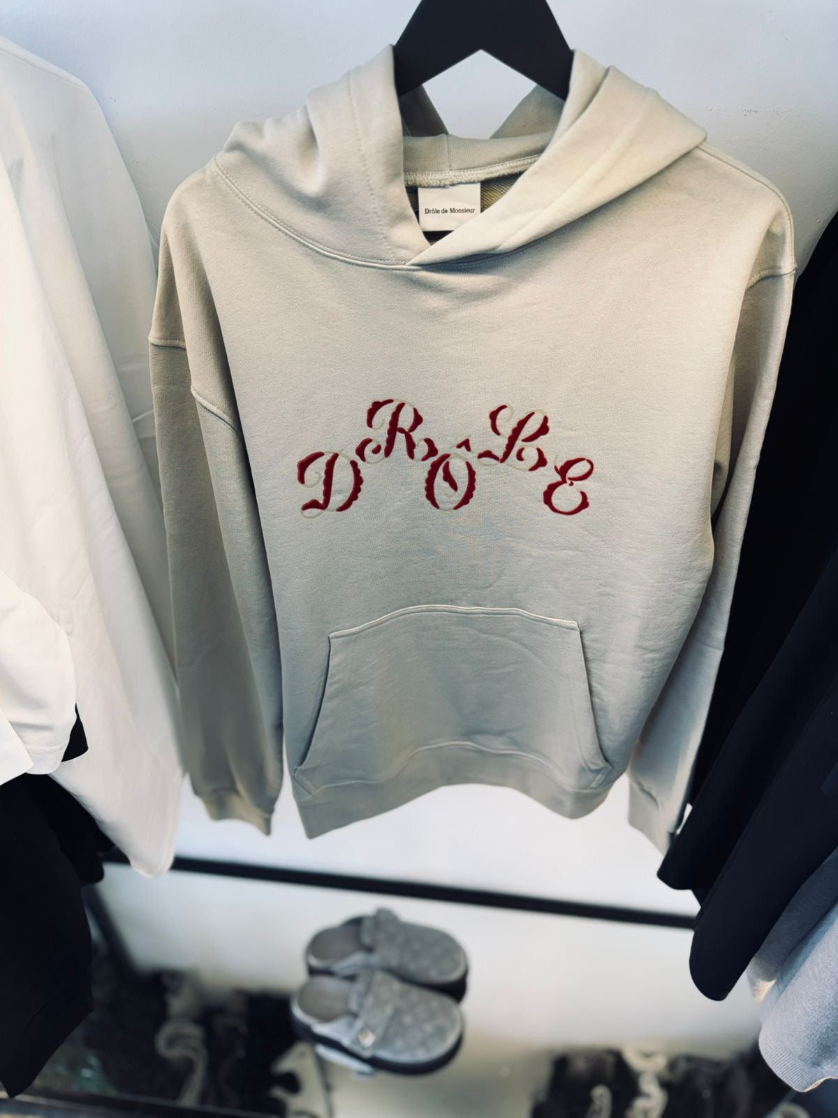 DRÔLE de MONSIEUR HOODIE “BEIGE”
