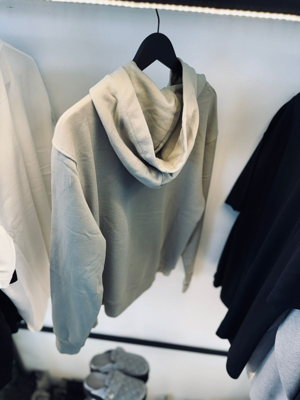 DRÔLE de MONSIEUR HOODIE “BEIGE”