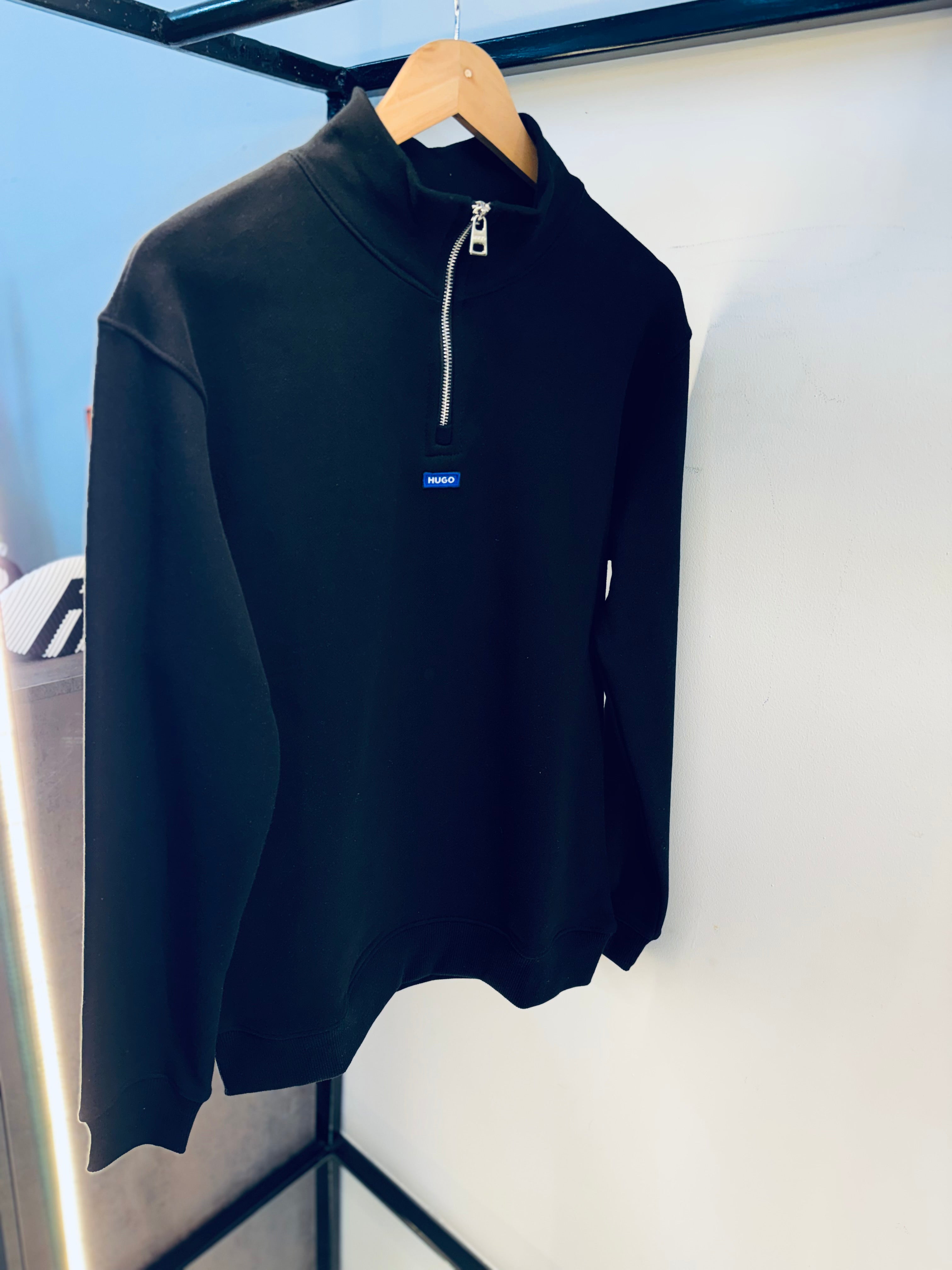 HUGO BOSS QUARTER ZIP “BLACK”