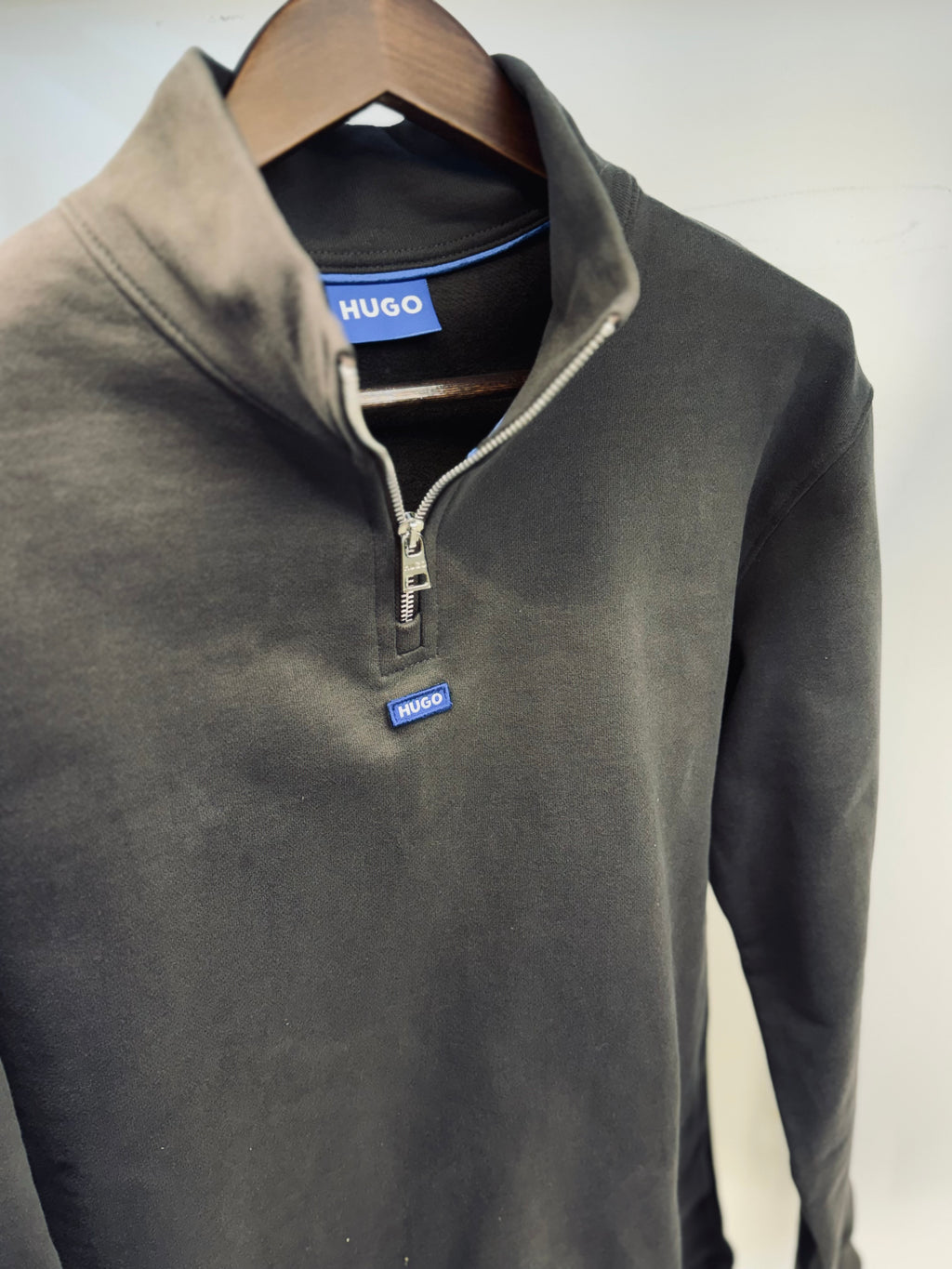 HUGO BOSS QUARTER ZIP “CHARCOAL”