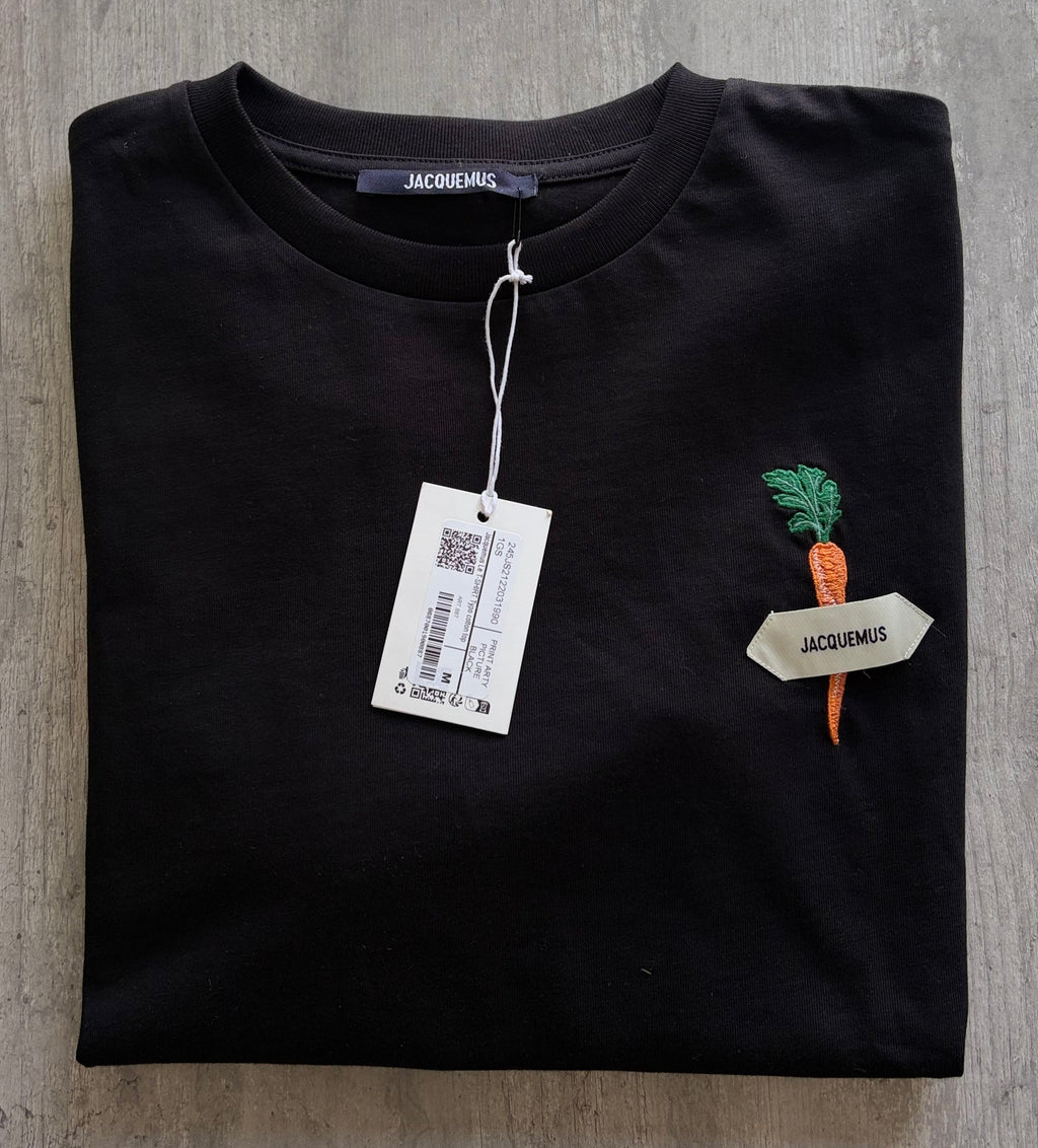 JAQUEMUS EMBROIDERED CARROT LOGO T-SHIRT "BALCK"