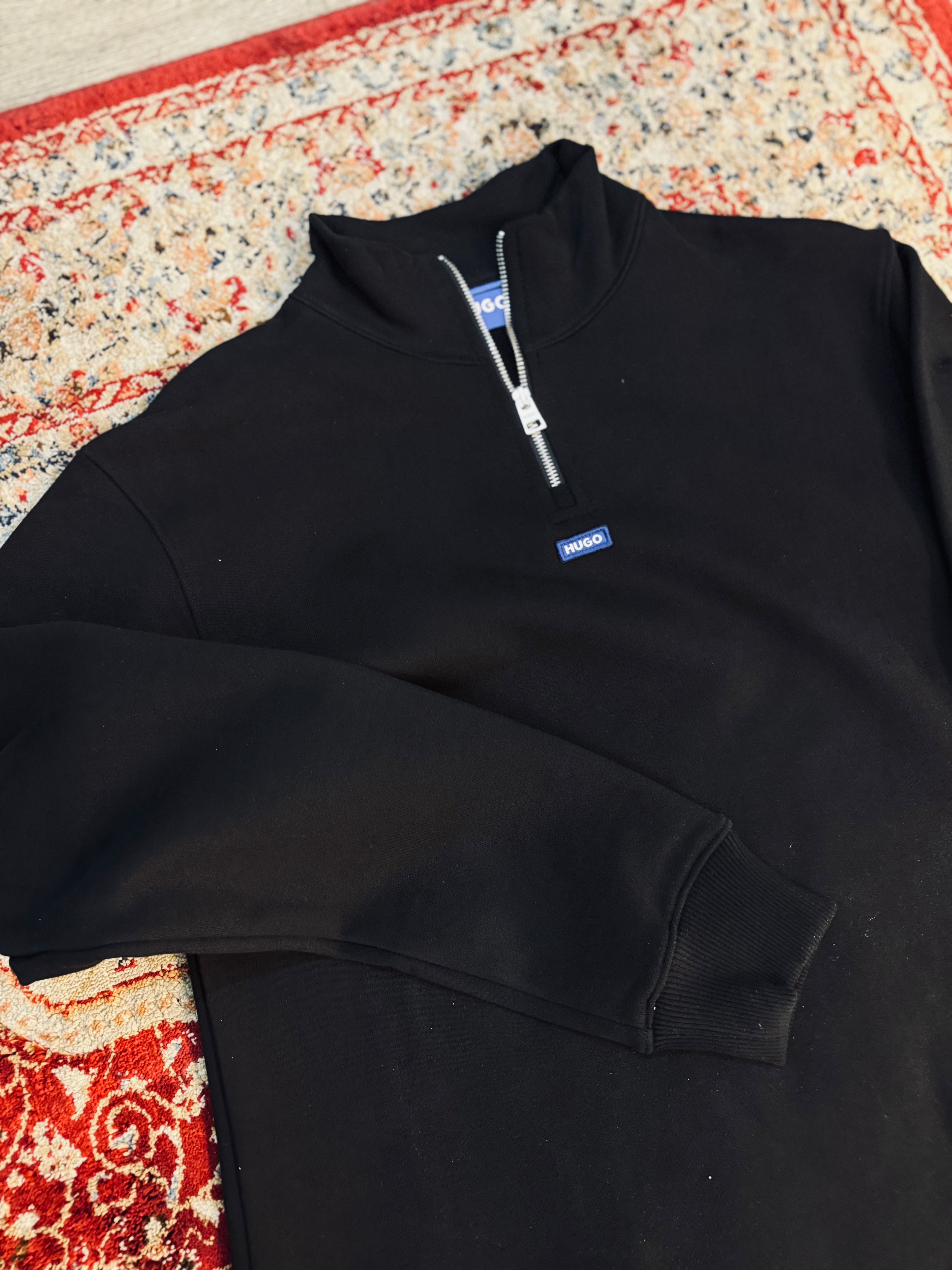 HUGO BOSS QUARTER ZIP “BLACK”